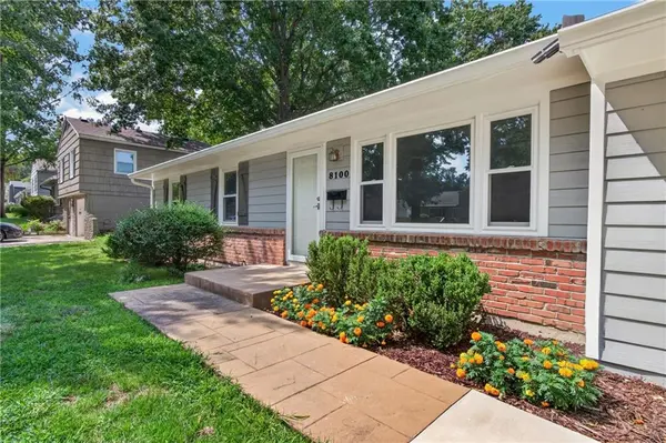8100 W 92nd TER, Overland Park, KS 66212