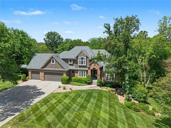 4301 SE Willow Place CT, Blue Springs, MO 64014