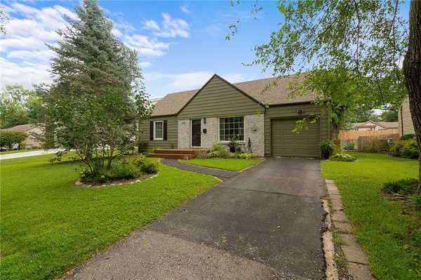 5315 W 71st TER, Prairie Village, KS 66208
