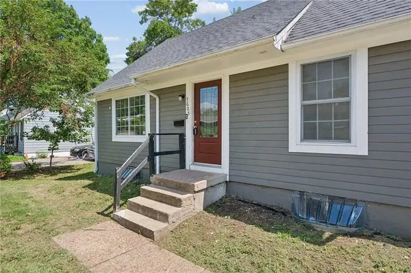 7605 E 50th ST, Kansas City, MO 64129