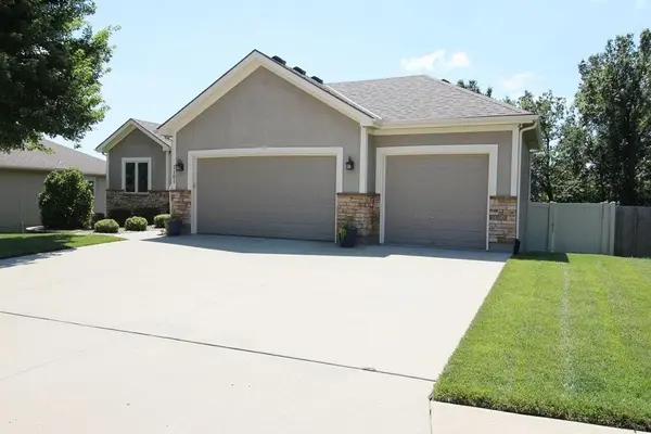 1101 NW Pecan DR, Grain Valley, MO 64029
