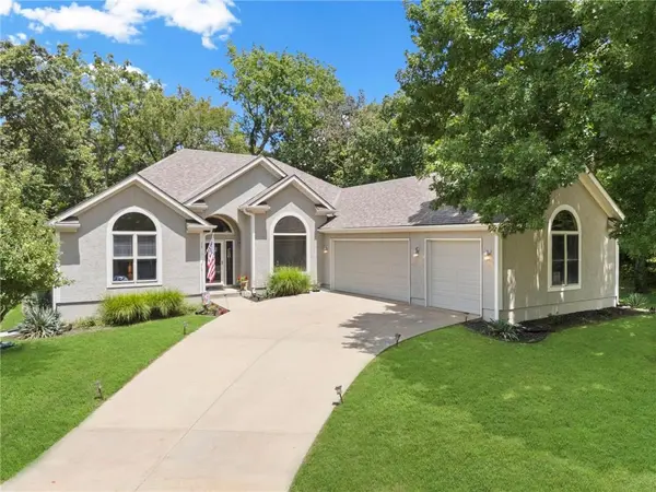 53 Rock LN, Linn Valley, KS 66040