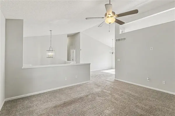 1810 W Fredrickson CIR, Olathe, KS 66061