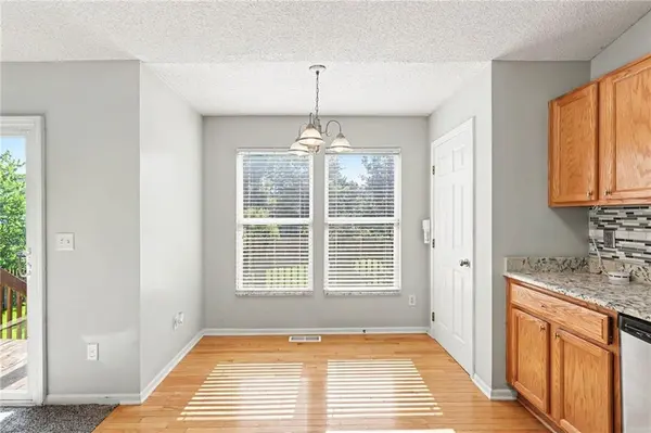 1810 W Fredrickson CIR, Olathe, KS 66061