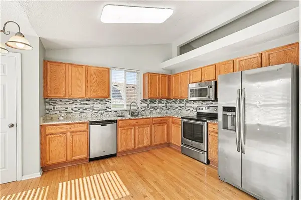 1810 W Fredrickson CIR, Olathe, KS 66061