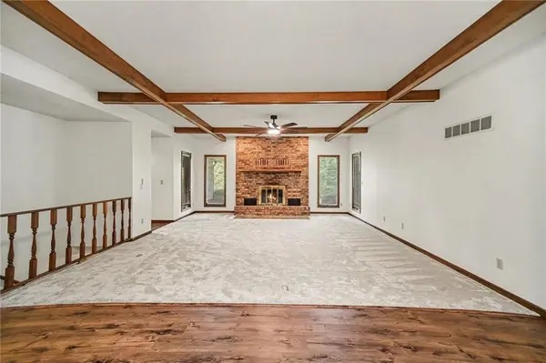1410 Grandview DR, Warrensburg, MO 64093