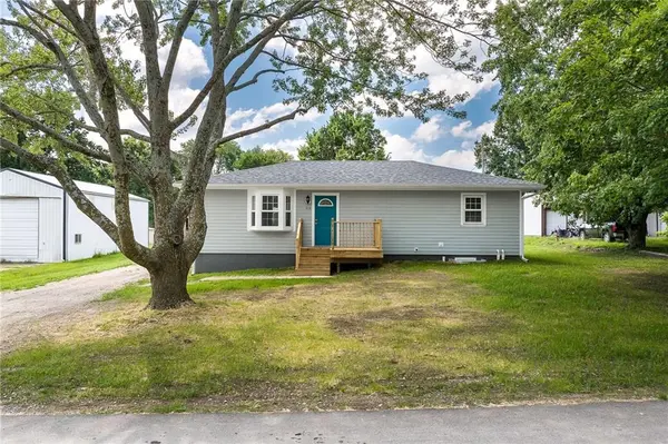 514 E 7th ST, Hamilton, MO 64644