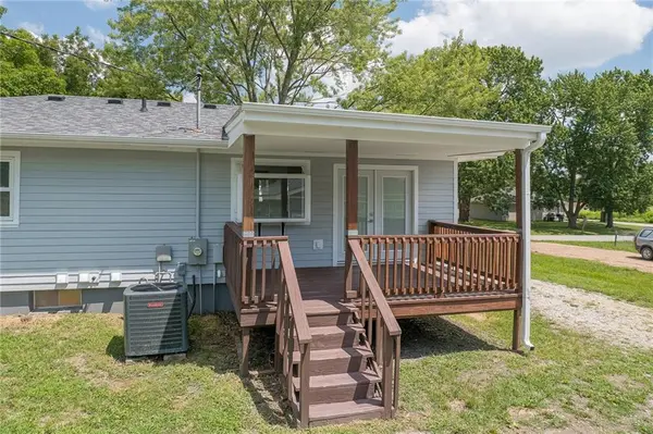 514 E 7th ST, Hamilton, MO 64644