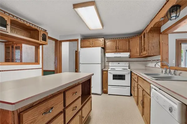 5823 N Ava TER, Kansas City, MO 64151
