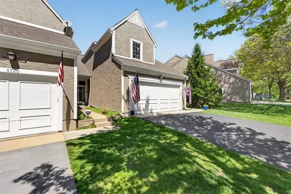 6716 W 126th ST, Leawood, KS 66209