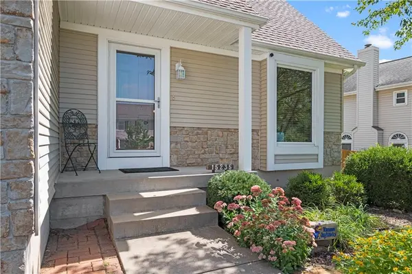 15235 Dearborn ST, Overland Park, KS 66223