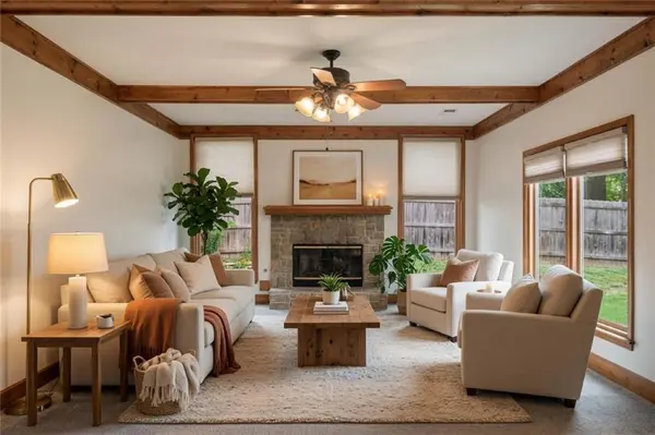 15235 Dearborn ST, Overland Park, KS 66223