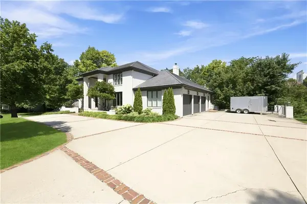 3048 W 118th TER, Leawood, KS 66211