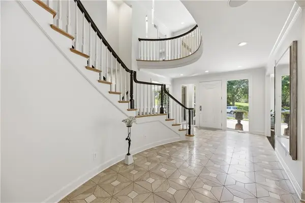 3048 W 118th TER, Leawood, KS 66211