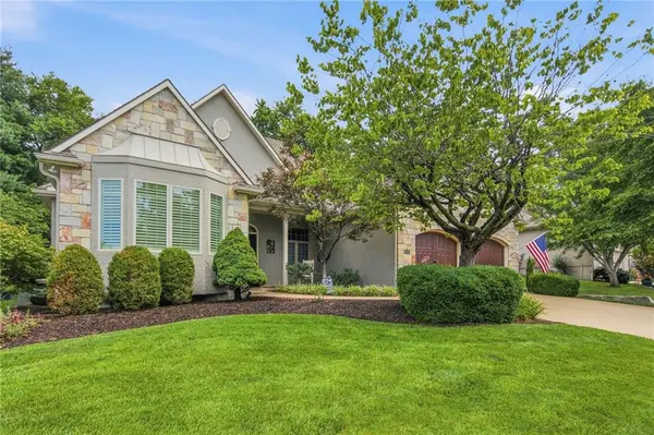 9806 W 125th TER, Overland Park, KS 66213