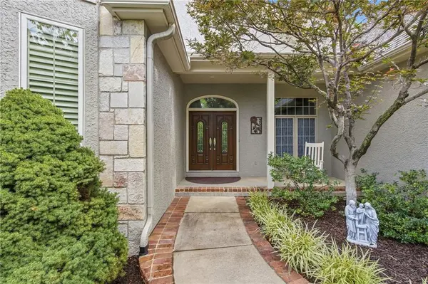 9806 W 125th TER, Overland Park, KS 66213