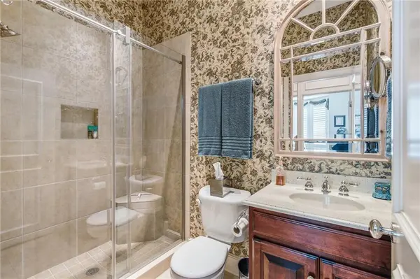 9806 W 125th TER, Overland Park, KS 66213