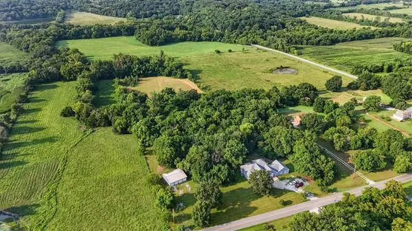33403 E Nebgen RD, Grain Valley, MO 64029