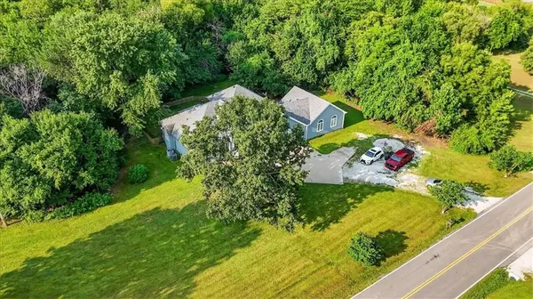 33403 E Nebgen RD, Grain Valley, MO 64029