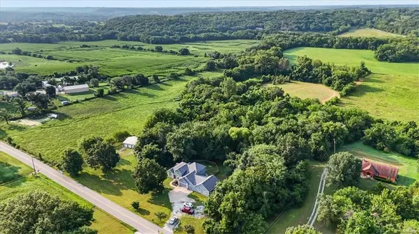 33403 E Nebgen RD, Grain Valley, MO 64029