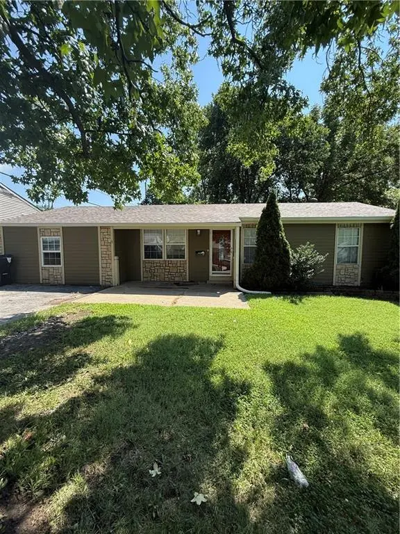 11111 E 36th ST, Independence, MO 64052