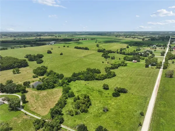 00001 Mission Belleview RD, Louisburg, KS 66053