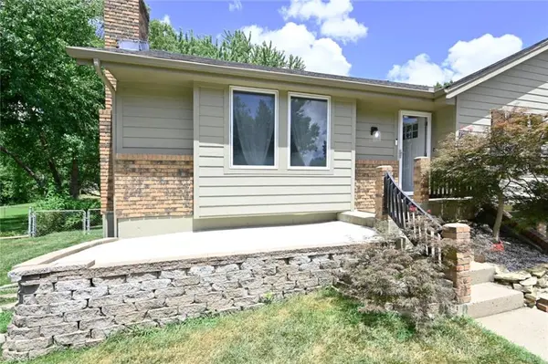 7320 NW 78th ST, Kansas City, MO 64152