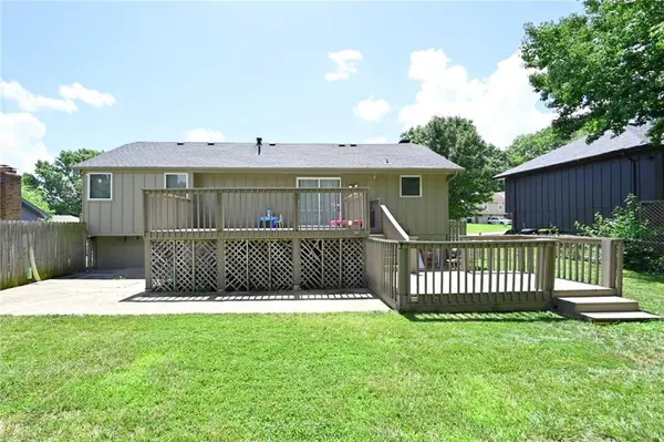 7320 NW 78th ST, Kansas City, MO 64152