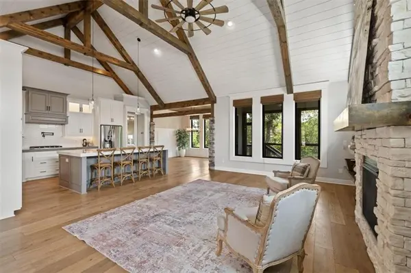 105 NW Ambersham DR, Lee's Summit, MO 64081
