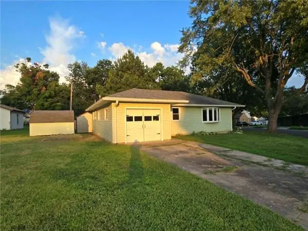 303 E Truman AVE, Clinton, MO 64735