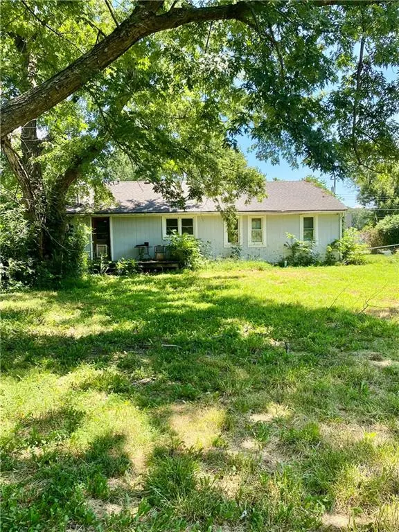 210 N BATES AVE, Adrian, MO 64720