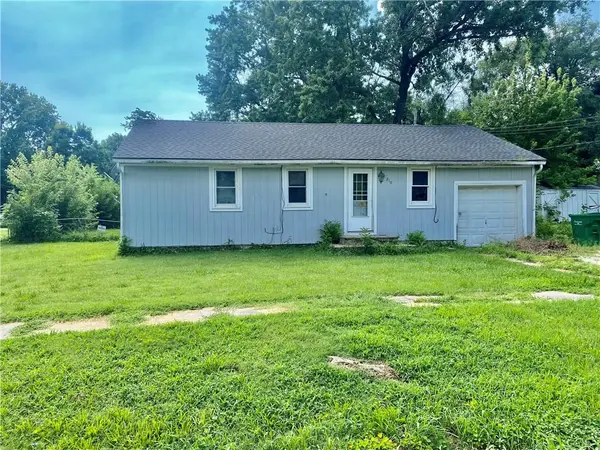 210 N BATES AVE, Adrian, MO 64720