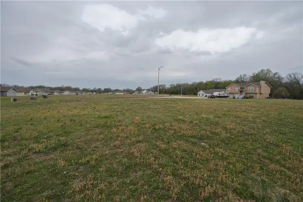 306 E John ST, Coffeyville, KS 67337