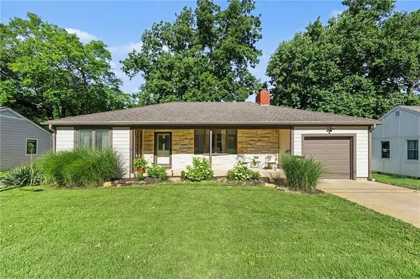 8400 Riggs ST, Overland Park, KS 66212