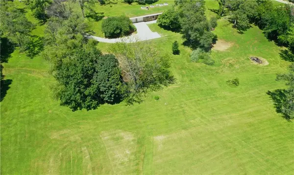 1354 Woodland RD, Oak Grove, MO 64075
