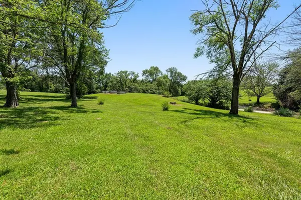 1354 Woodland RD, Oak Grove, MO 64075