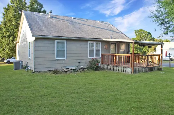 601 W Broadway ST, Higginsville, MO 64037