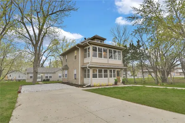 1610 S Northern BLVD, Independence, MO 64052