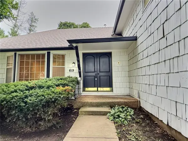 619 W 114th TER, Kansas City, MO 64114