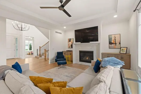 17604 High ST, Overland Park, KS 66085