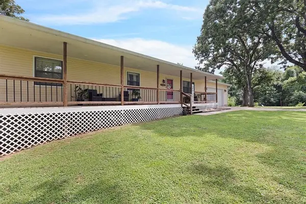 14874 E Redbird RD, Nevada, MO 64772
