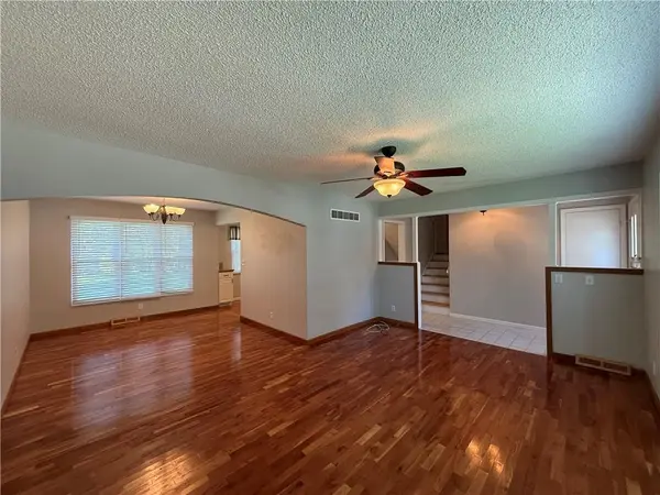 505 S Ridge DR, Olathe, KS 66061