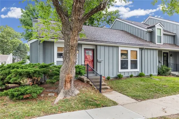 8023 Halsey ST, Lenexa, KS 66215