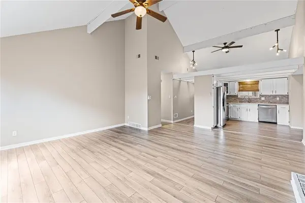 8023 Halsey ST, Lenexa, KS 66215