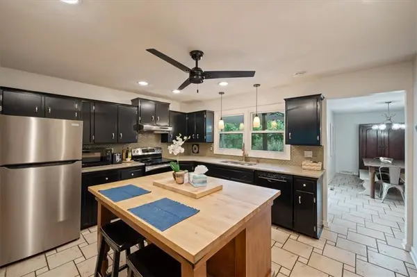 5136 Reeds RD, Mission, KS 66202