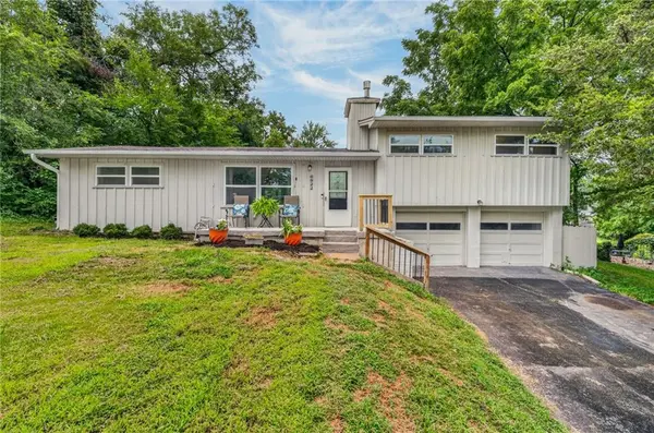 6922 NW 68th TER, Kansas City, MO 64152
