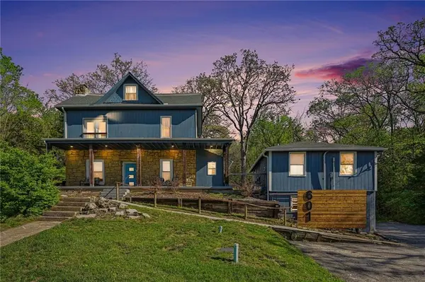 601 Kaw DR, Edwardsville, KS 66111