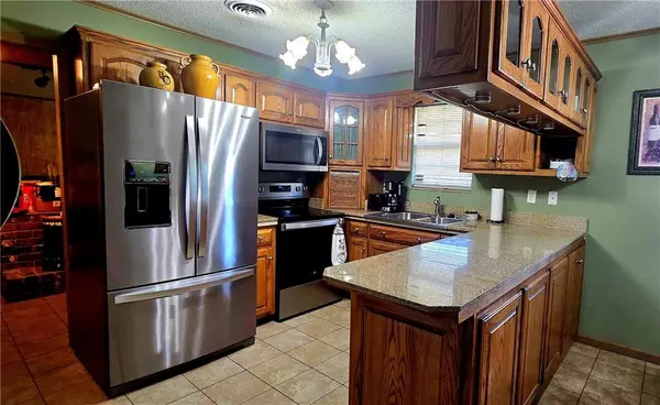 413 S Dittman ST, Frontenac, KS 66763