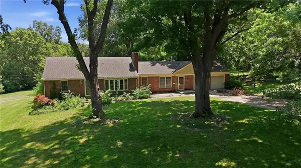 9319 High DR, Leawood, KS 66206