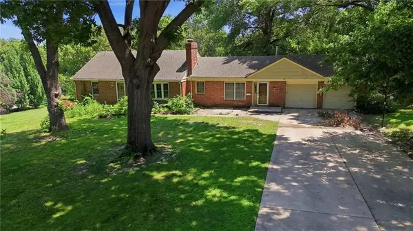 9319 High DR, Leawood, KS 66206